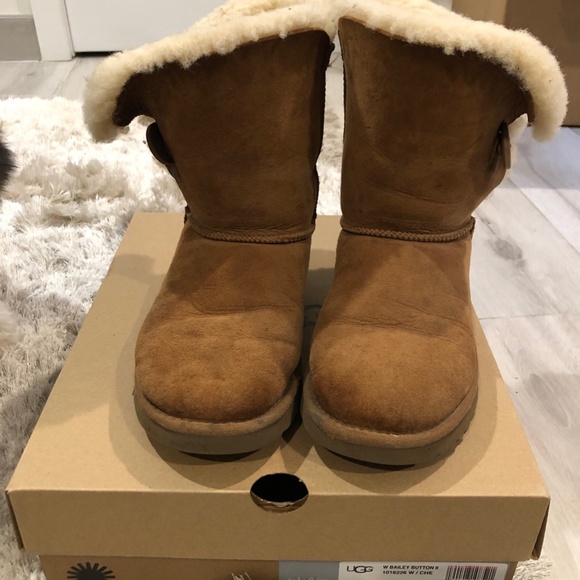 Bailey UGGS size 7 - Picture 1 of 5